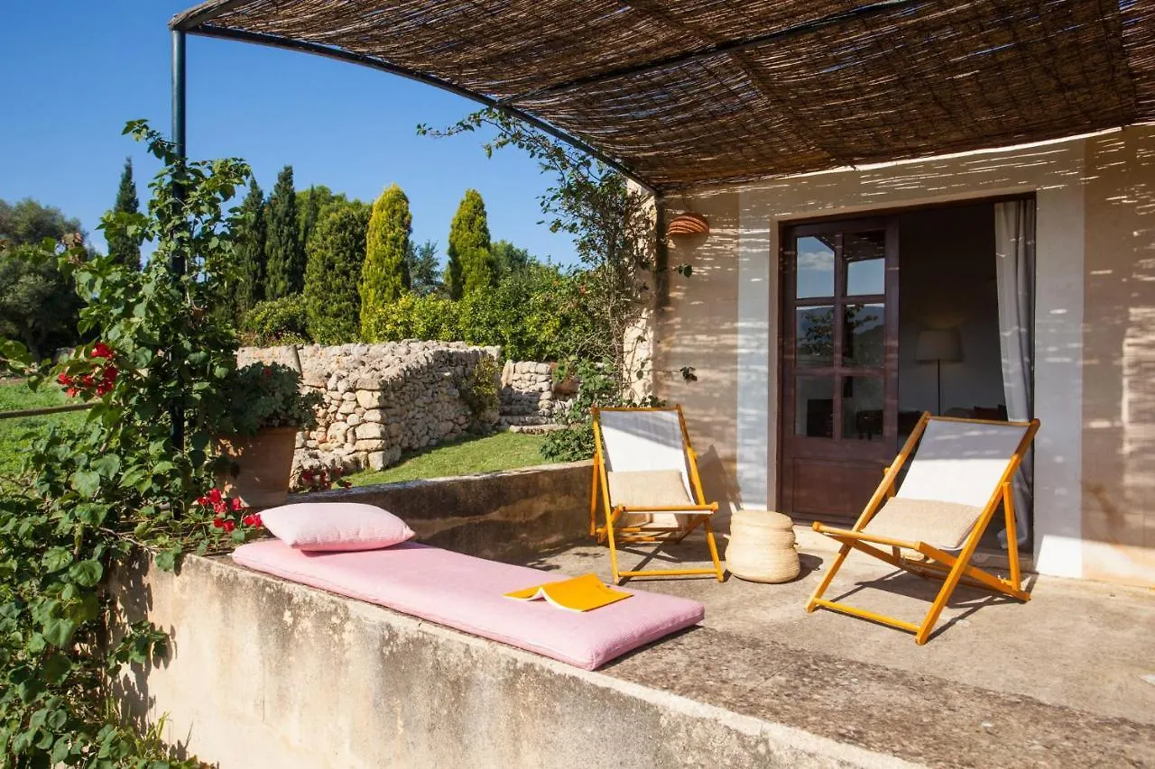 Oliver Moragues Grandhouse & Vineyard 알가이다